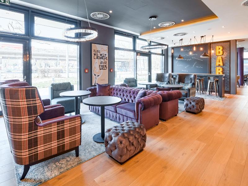 Premier Inn Saarbrücken City Congresshalle - Lobi