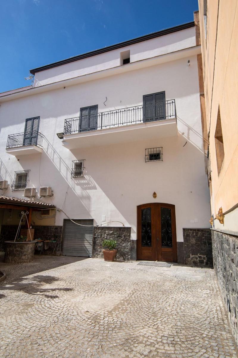 Palazzo Caracciolo Del Sole - Lobi