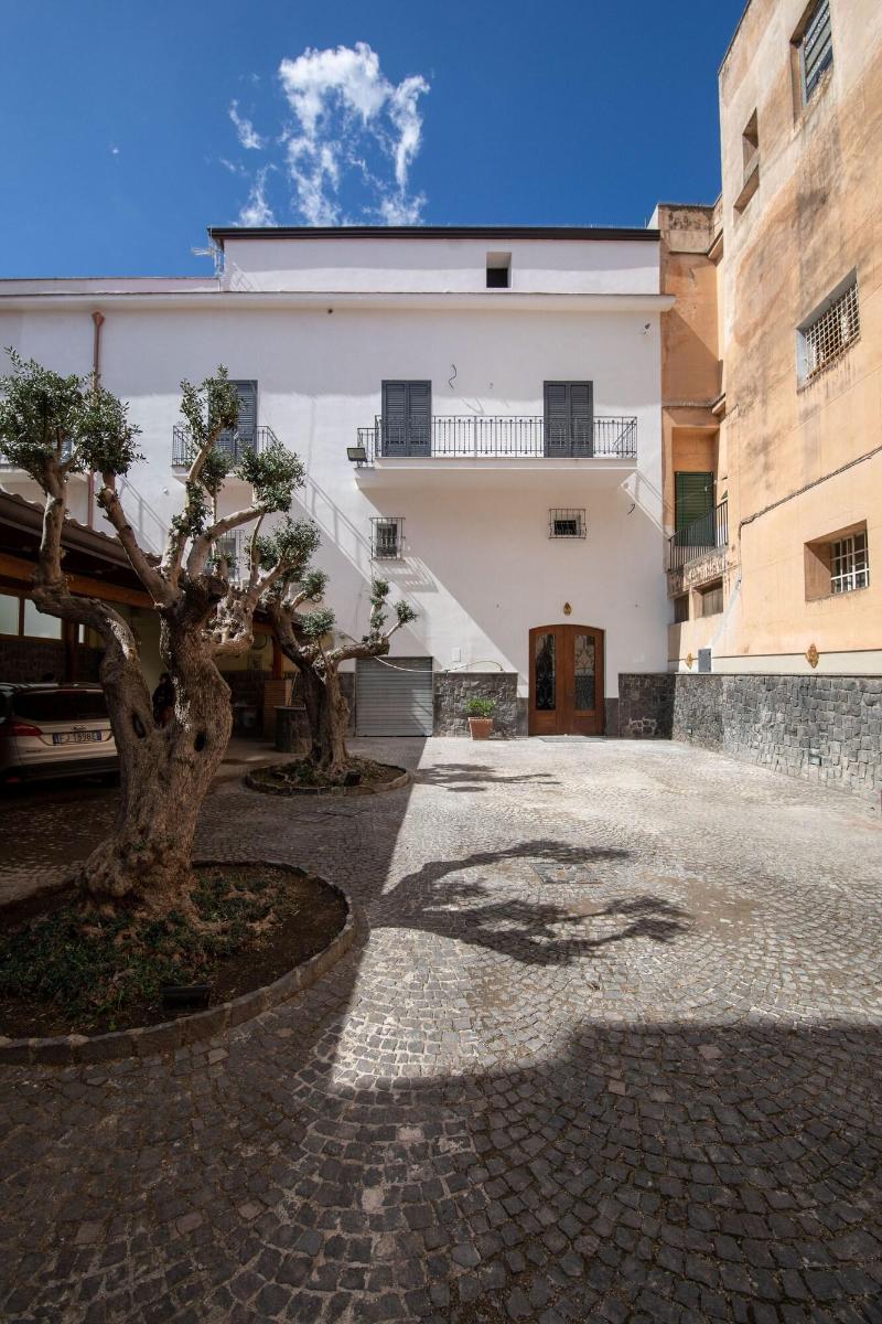 Palazzo Caracciolo Del Sole - Lobi
