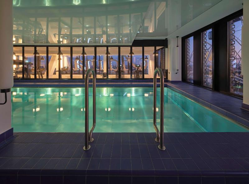 Adina Apartment Hotel Munich - Havuz