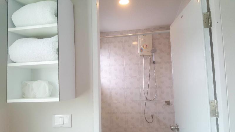 OYO 75396 Look Shine Apartment - Oda