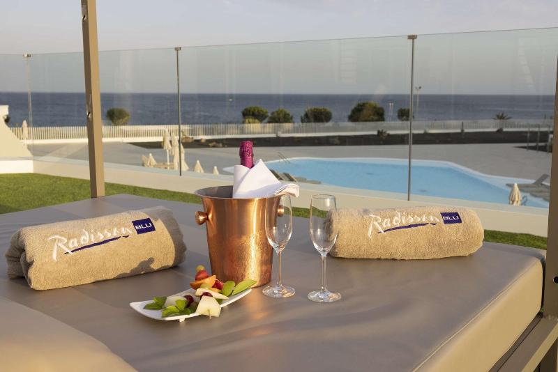 Radisson Blu Resort Lanzarote - Havuz