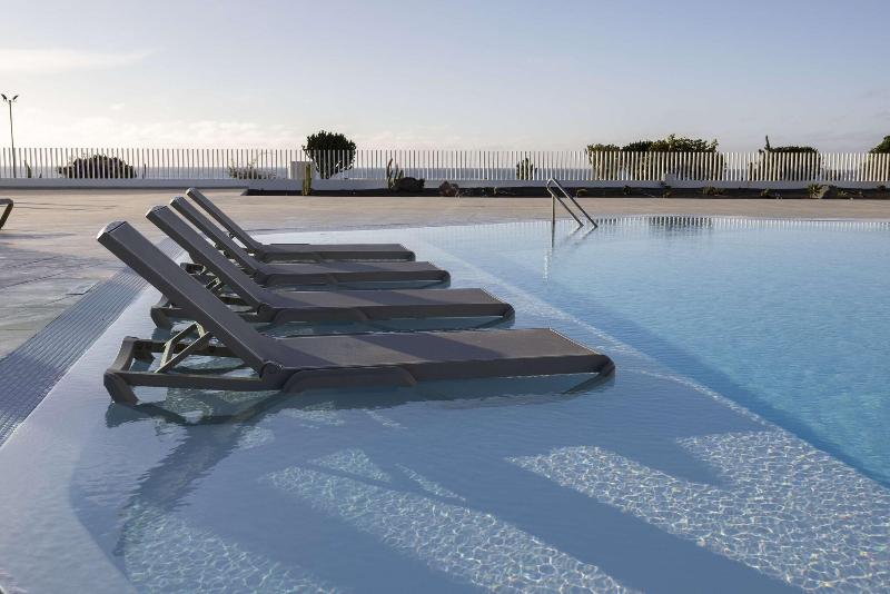 Radisson Blu Resort Lanzarote - Havuz