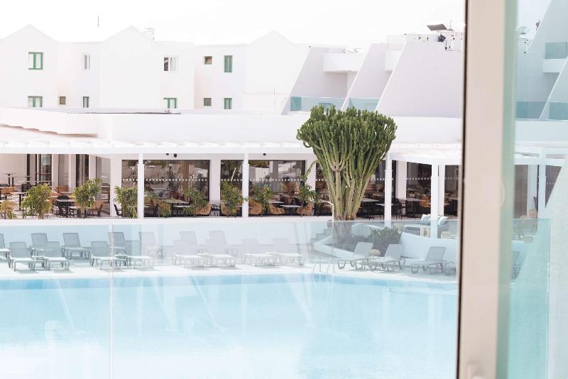 Radisson Blu Resort Lanzarote - Havuz