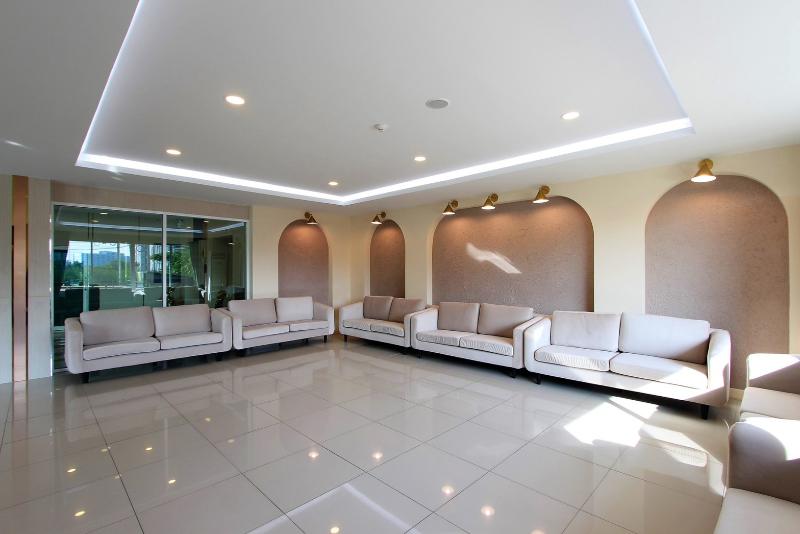 The Leisure Hotel - Lobi