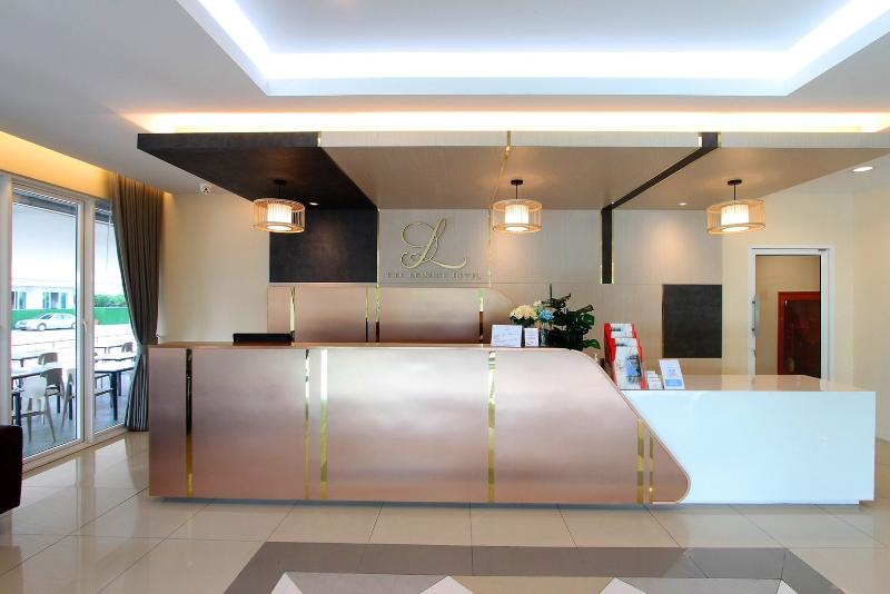 The Leisure Hotel - Lobi