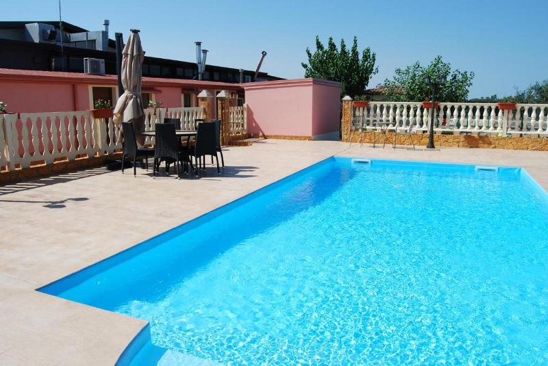 Tenuta Madre Terra Resort - Havuz