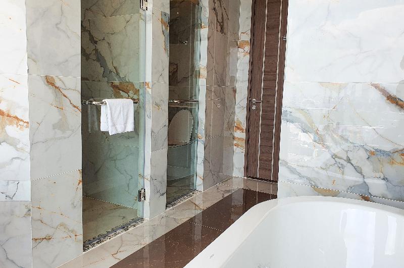 Valia Bangkok Sukhumvit 24 by Kingston Hotels - Oda