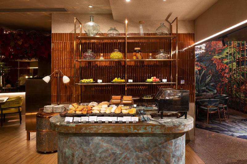 Valia Bangkok Sukhumvit 24 by Kingston Hotels - Restoran