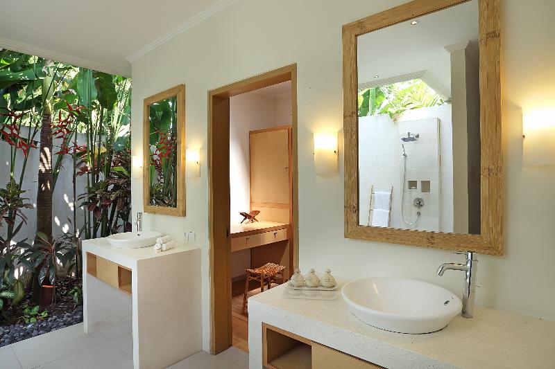 Villa Bali Asri Batubelig - Oda