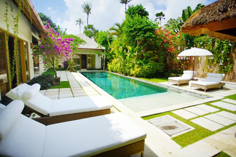Villa Bali Asri Batubelig - Oda