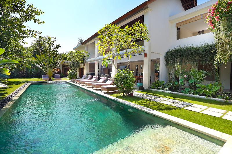 Villa Bali Asri Batubelig - Oda