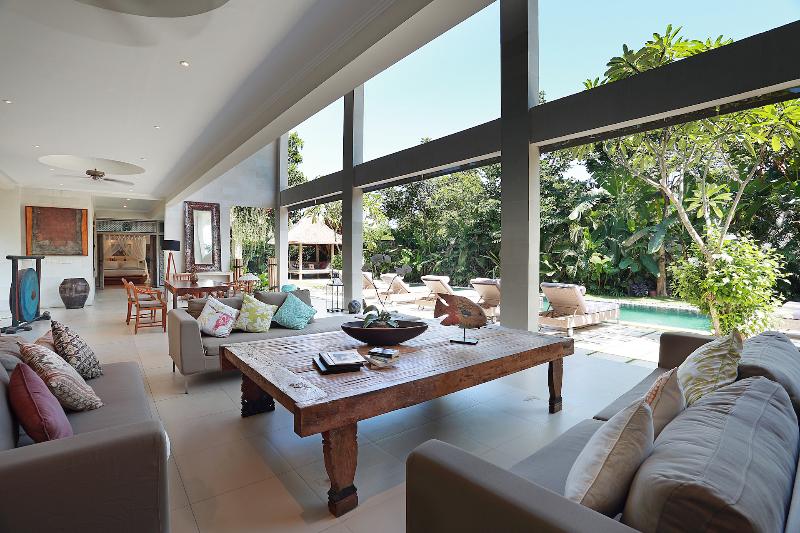 Villa Bali Asri Batubelig - Oda