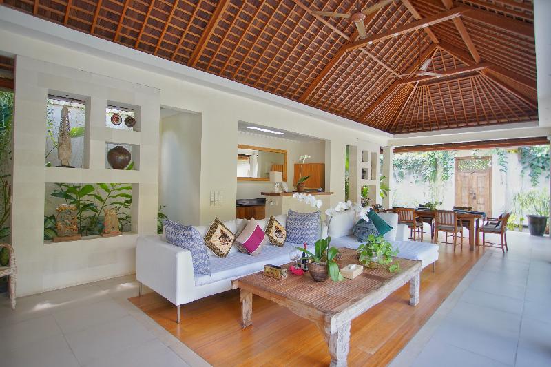 Villa Bali Asri Batubelig - Oda