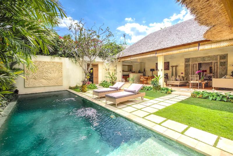 Villa Bali Asri Batubelig - Oda