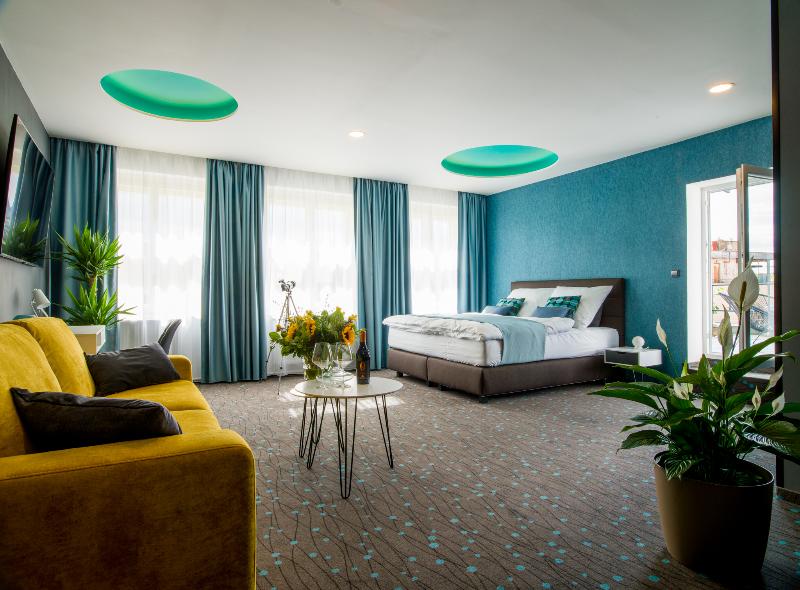 Rooftop Planet Prague Hotel - Oda