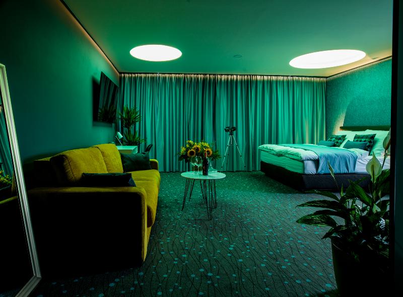 Rooftop Planet Prague Hotel - Oda