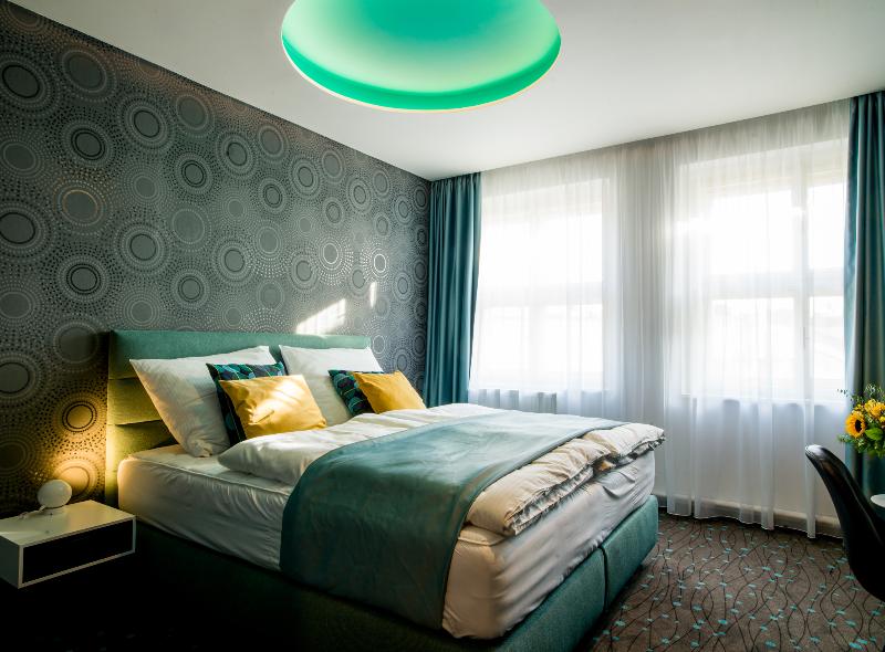 Rooftop Planet Prague Hotel - Oda