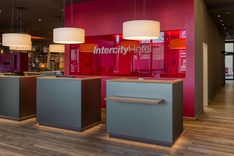 IntercityHotel Berlin Airport BER Terminal 1+2 - Lobi