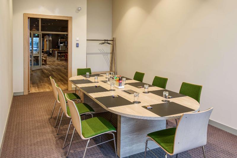 IntercityHotel Berlin Airport BER Terminal 1+2 - Toplantı