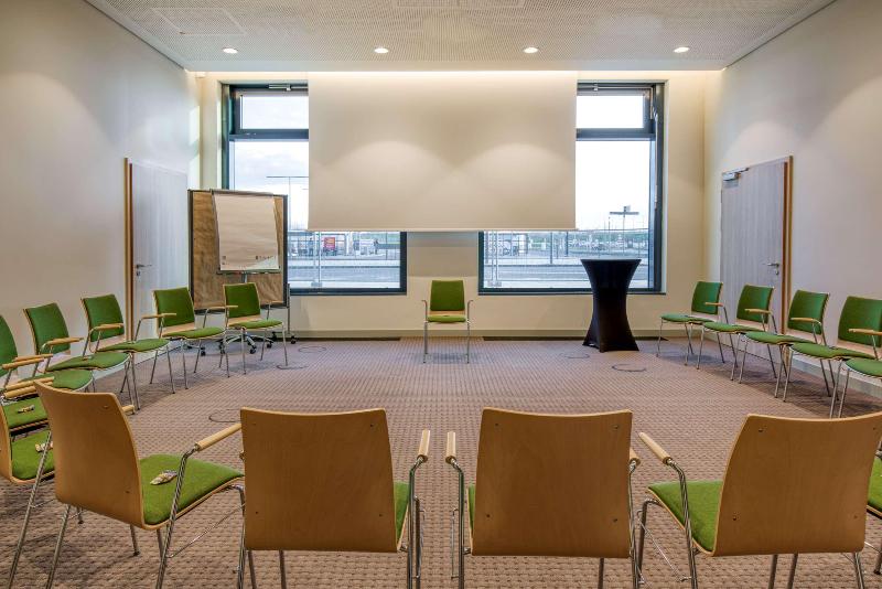 IntercityHotel Berlin Airport BER Terminal 1+2 - Toplantı