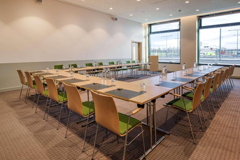 IntercityHotel Berlin Airport BER Terminal 1+2 - Toplantı