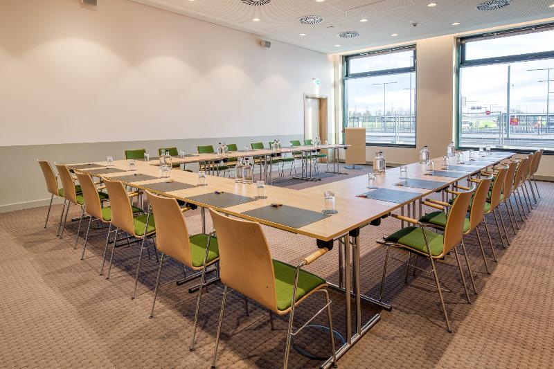 IntercityHotel Berlin Airport BER Terminal 1+2 - Toplantı
