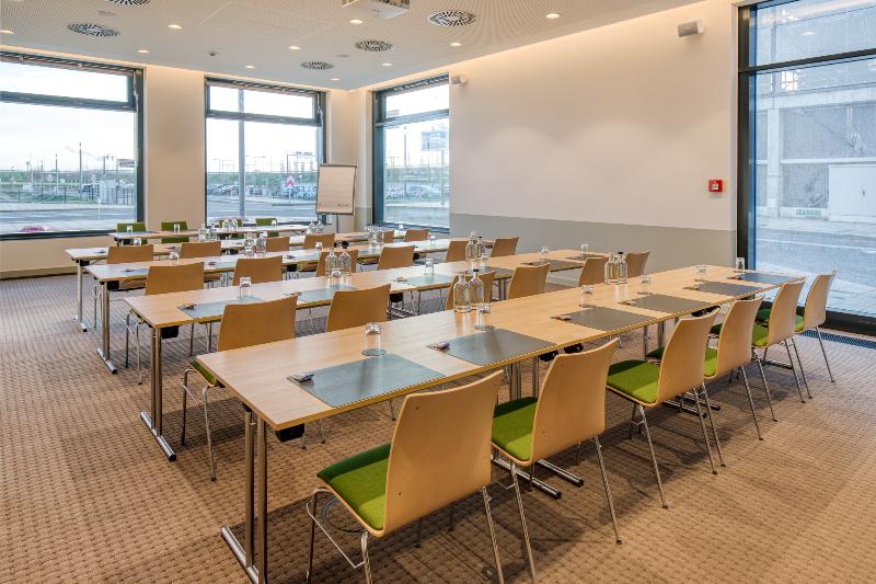 IntercityHotel Berlin Airport BER Terminal 1+2 - Toplantı