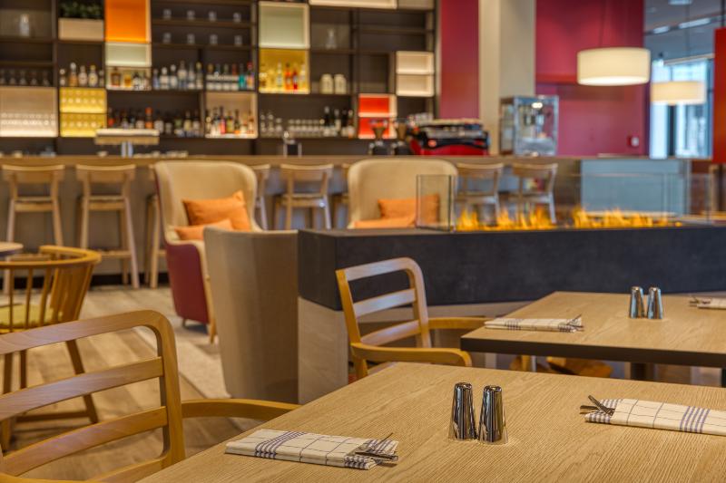IntercityHotel Berlin Airport BER Terminal 1+2 - Restoran
