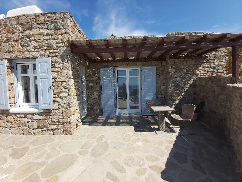 White Rock Suites & Villas - Genel