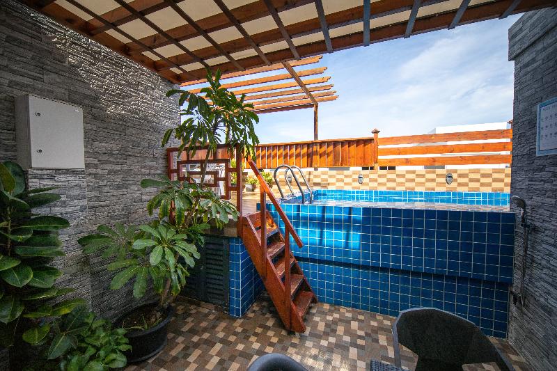 White Beach Holiday - Havuz