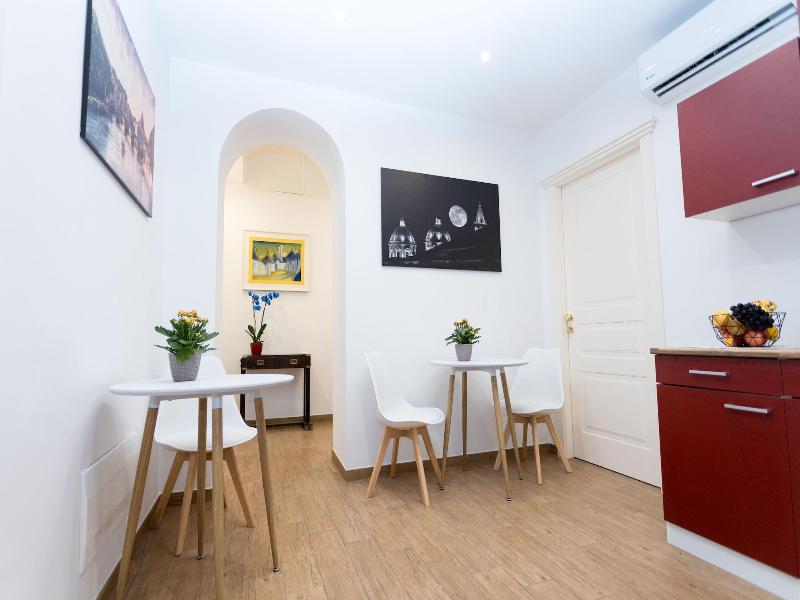 Dreaming In Rome - Vittorio Veneto Guesthouse - Lobi