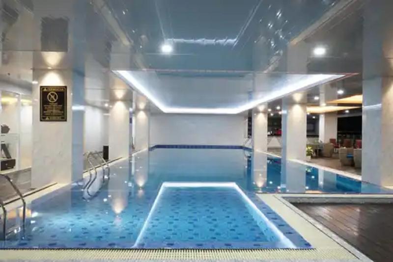 Hotel Horison Ultima Entrop - Havuz
