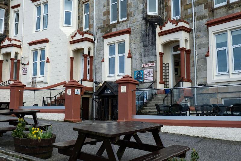Corran House Guest House Hostel - Teras