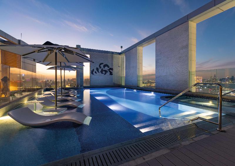 Embassy Suites By Hilton Doha Old Town - Havuz