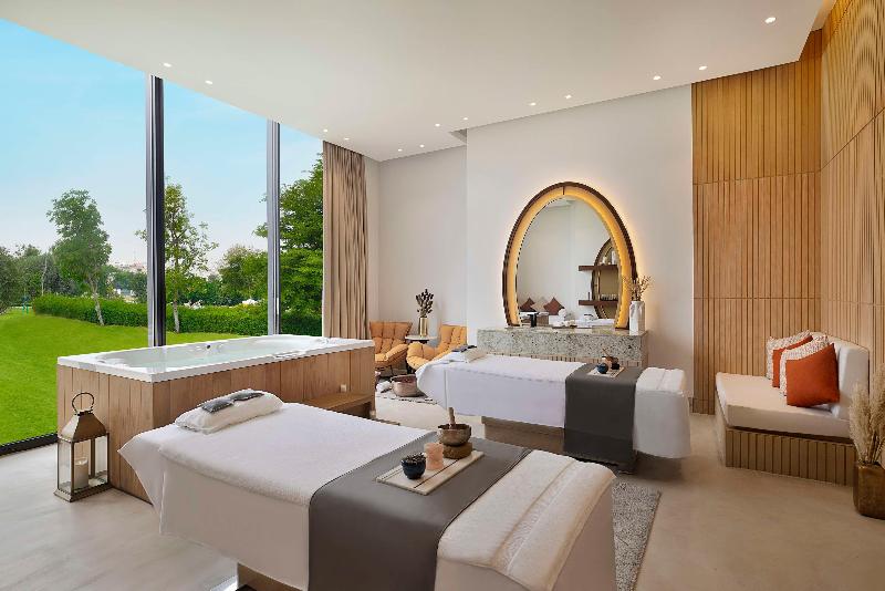 Katara Hills Doha Lxr Hotels Resorts - Aktivite