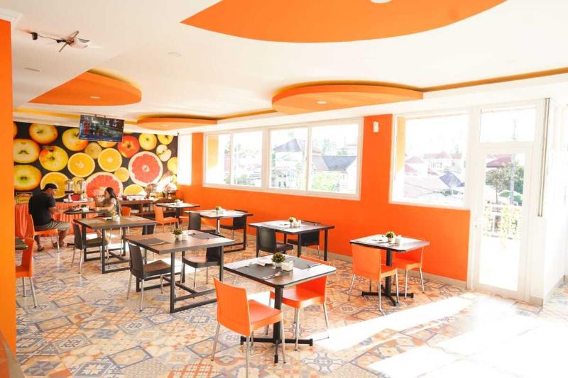 Mel's Inn Manado - Restoran