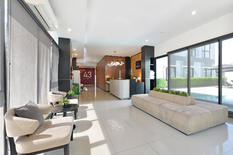Gate43 Airport Hotel - Lobi