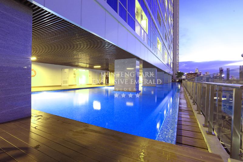 Menteng Park Exclusive Emerald - Havuz