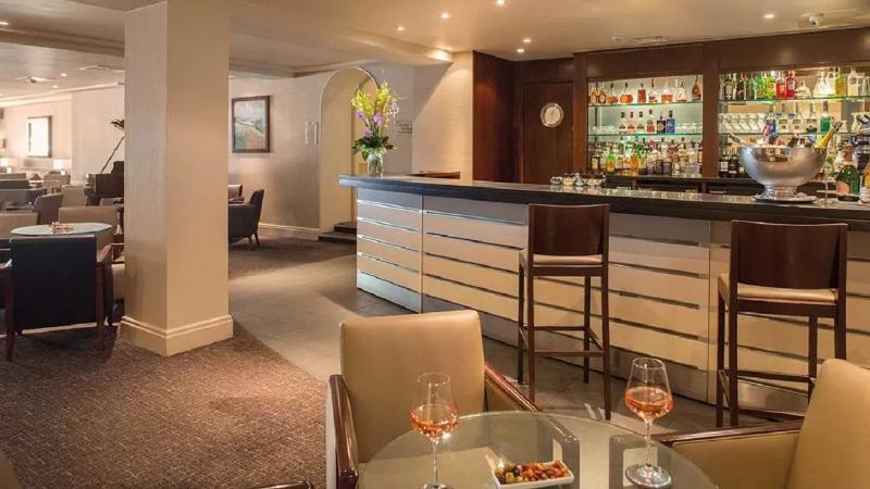 L'Horizon Beach Hotel & Spa - Bar