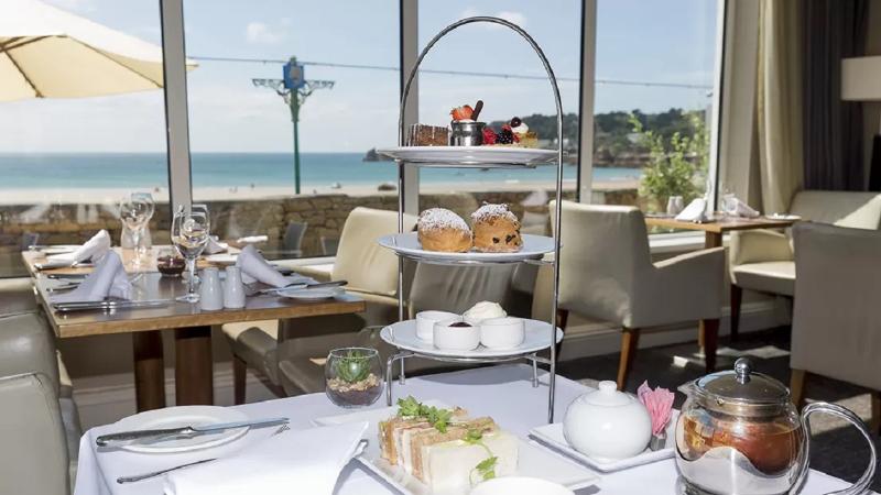 L'Horizon Beach Hotel & Spa - Restoran