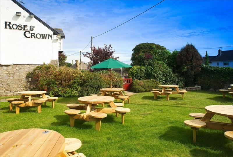 Rose And Crown - Teras