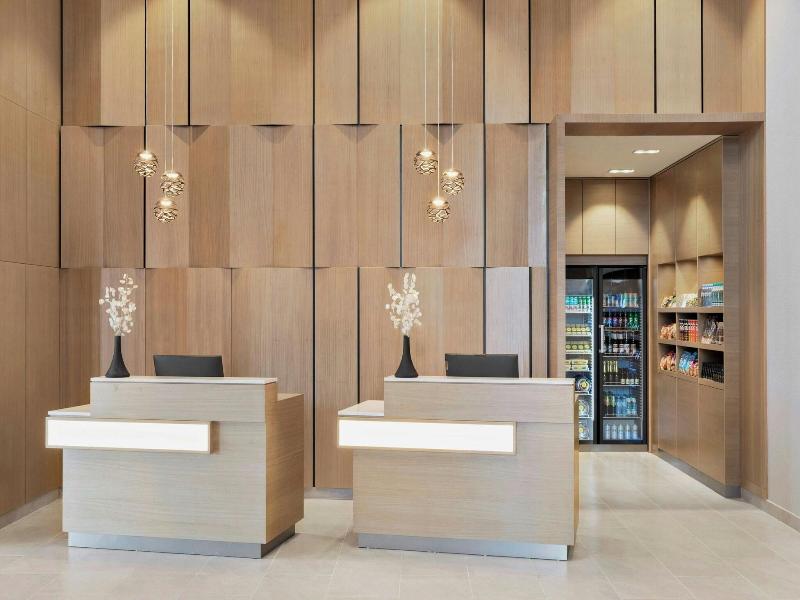 Courtyard By Marriott Batumi - Lobi