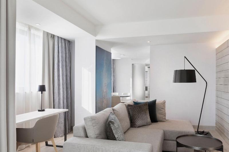Courtyard By Marriott Batumi - Oda