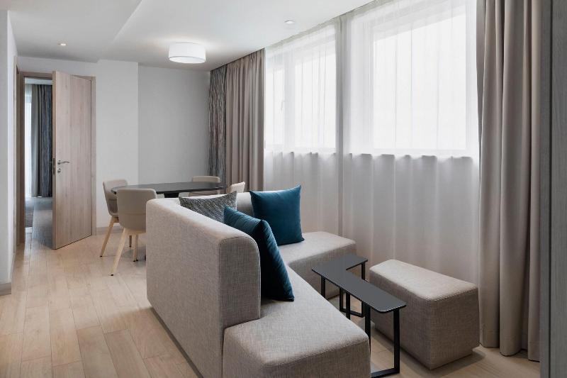 Courtyard By Marriott Batumi - Oda