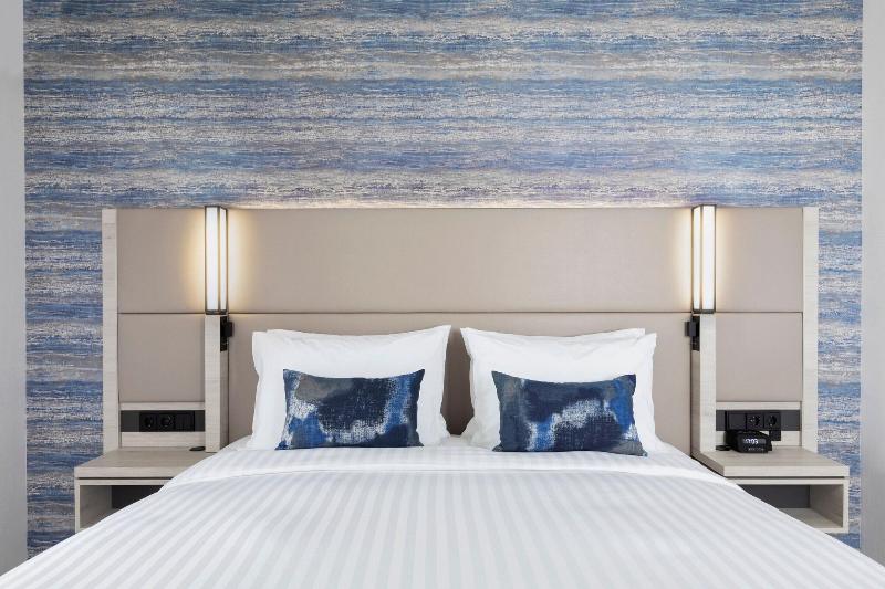 Courtyard By Marriott Batumi - Oda