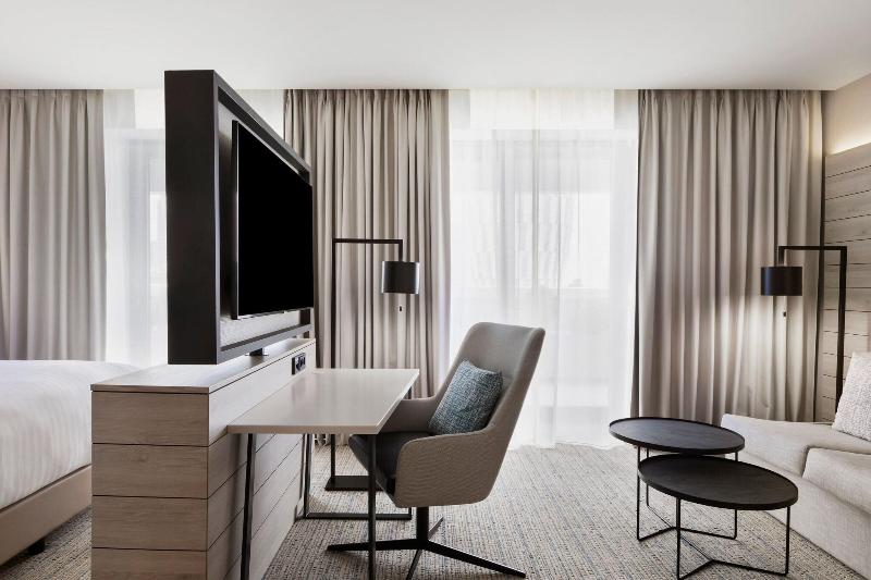 Courtyard By Marriott Batumi - Oda