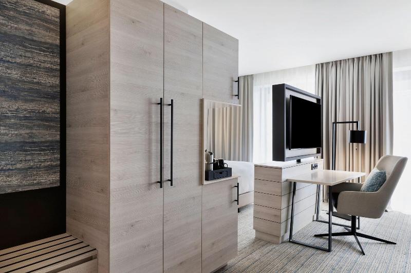 Courtyard By Marriott Batumi - Oda