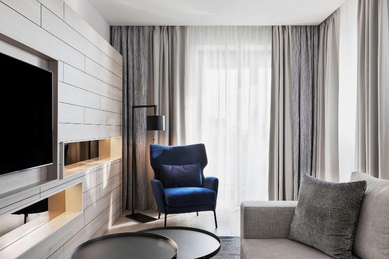 Courtyard By Marriott Batumi - Oda