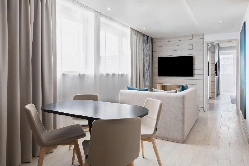 Courtyard By Marriott Batumi - Oda